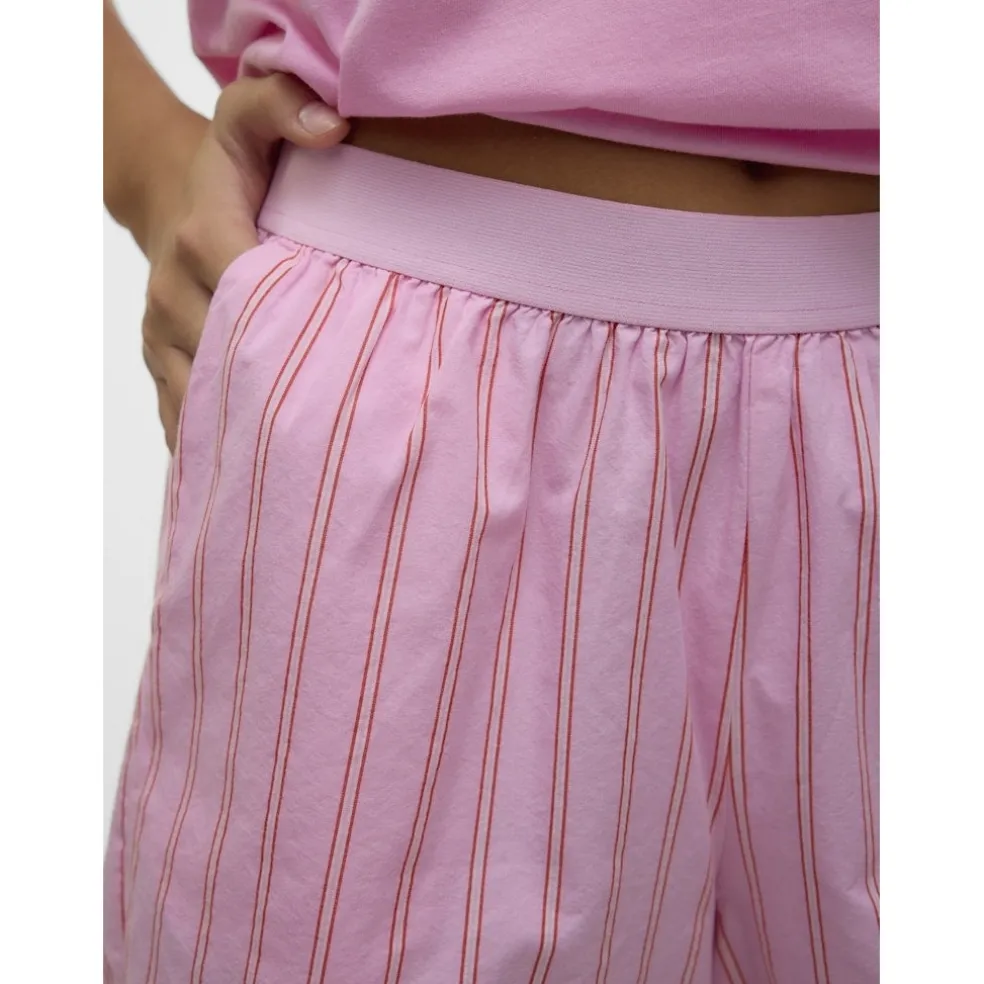 VERO MODA dame shorts VMCHARLOTTE - Bonbon Stripes Fiery red/cloud dancer