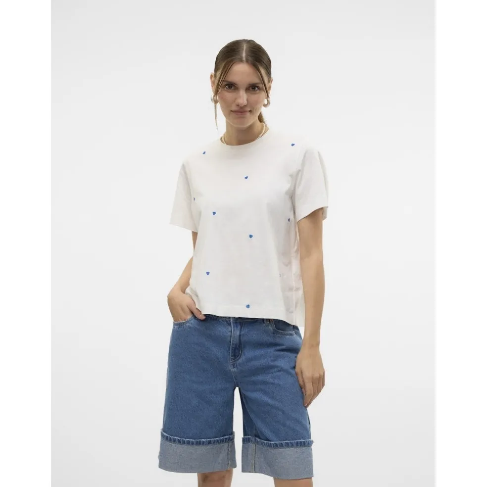VERO MODA dame t-shirt VMSOLVEI - Snow White Print HEARTS